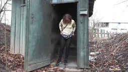 Abandoned Toilets screen cap #5