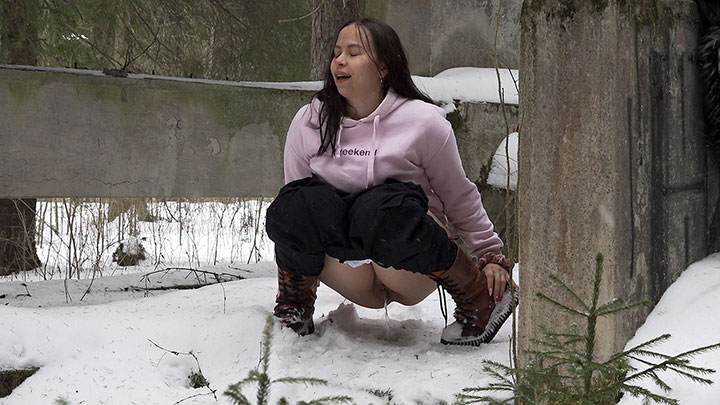 Pee Video Melting Deep Snow
