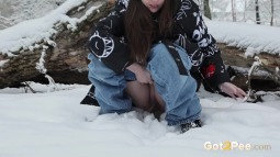 Sitting In Snow screen cap #7